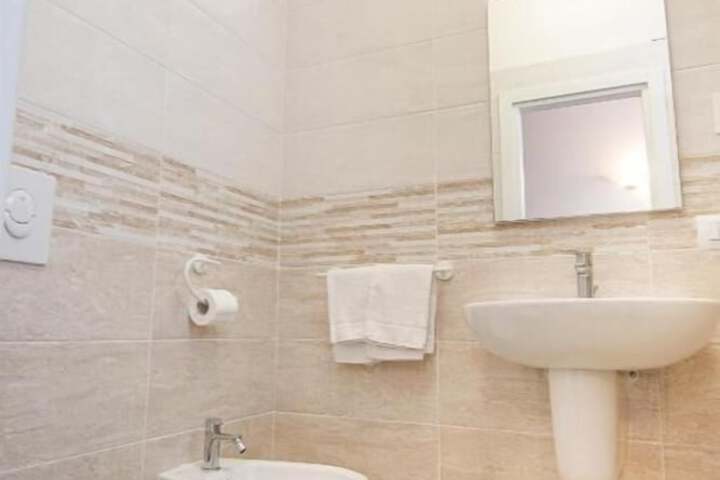 Room 14 of 27
