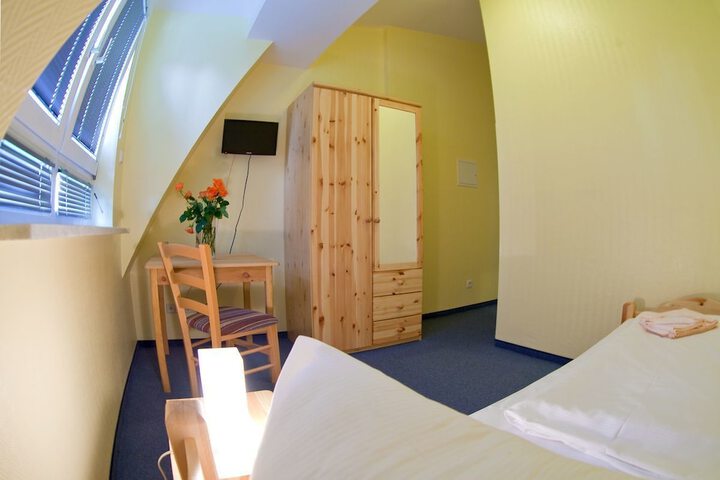 Room 26 of 43