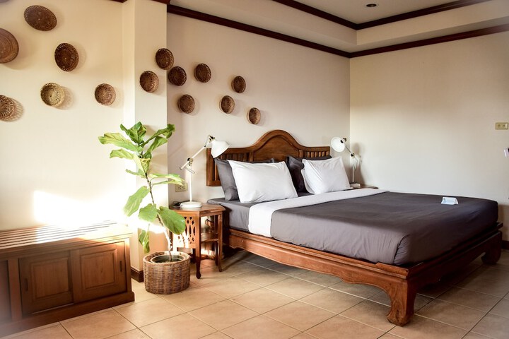 Room 4 of 22