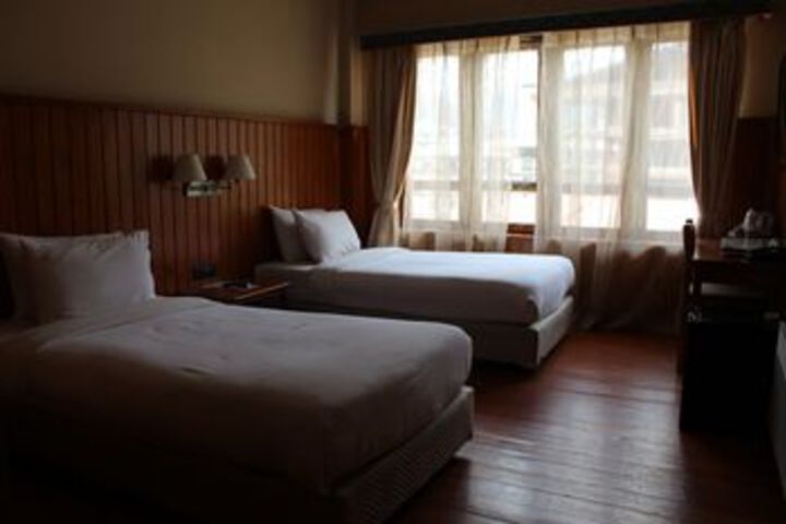 Room 12 of 49
