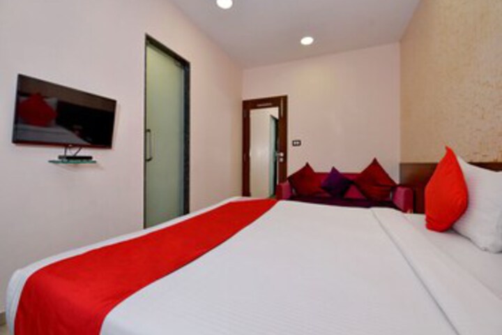 Room 16 of 24