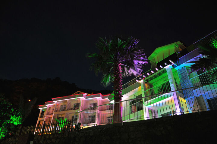 MORINA HOTEL & SUITES