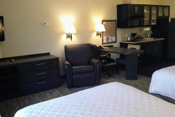 Standard Room, King or Two Doubles (8 of 11)