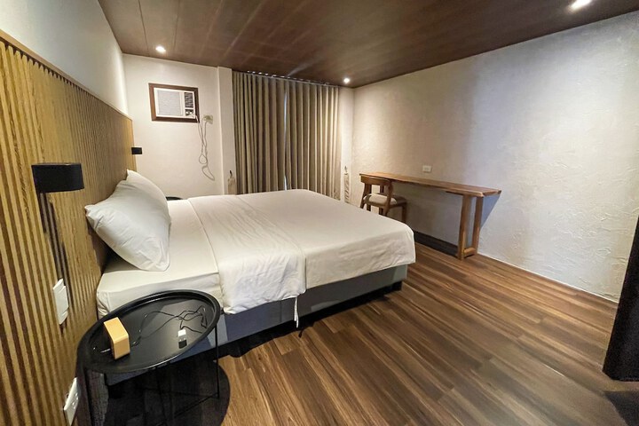 Room 12 of 35