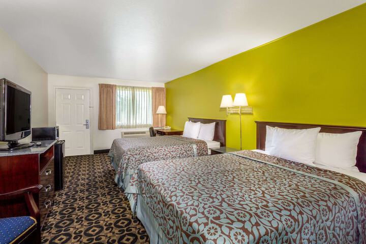Room 10 of 20