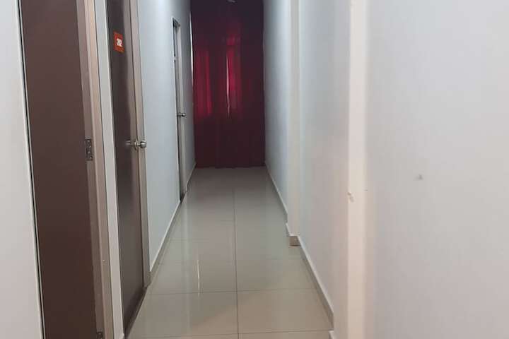Ballroom/Hall 84 of 96