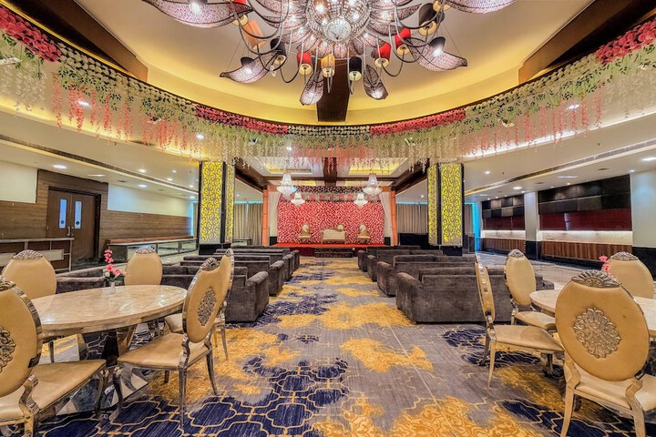 Ballroom/Hall 49 of 57