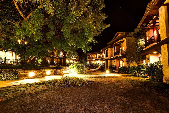 Hotel Exterior 65 of 87