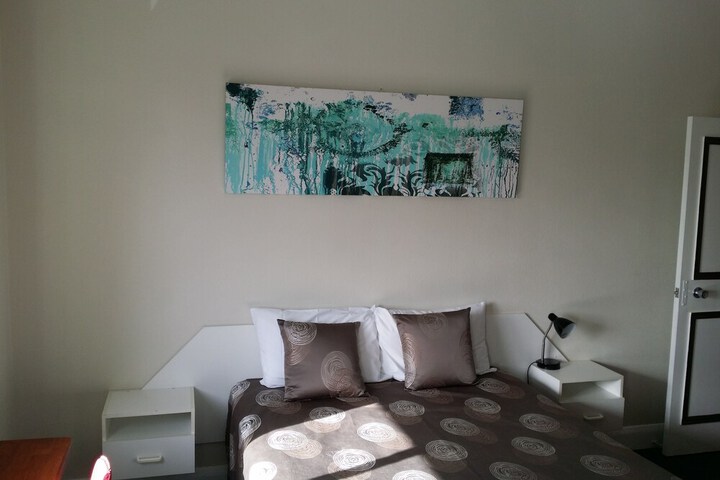Room 9 of 85