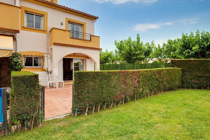 Explore Costa Brava From a Luxurious Holiday Home Close to the Centre