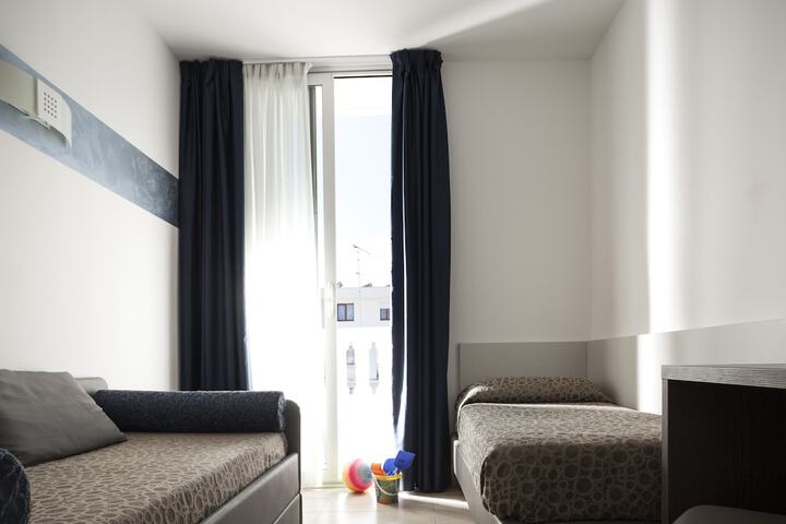 Room 27 of 65