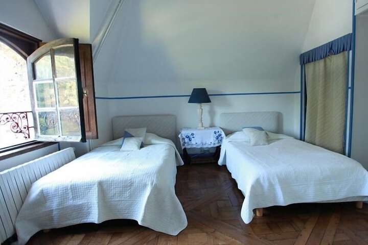 Room 4 of 39
