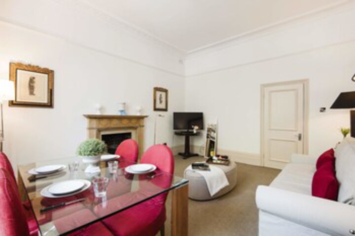 Room 18 of 21