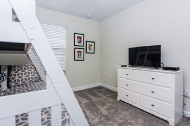 Room 50 of 62