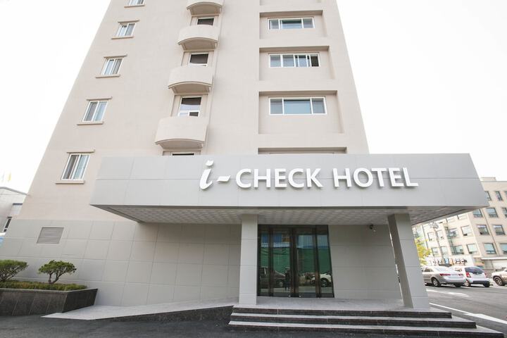 Hotel 114 of 119