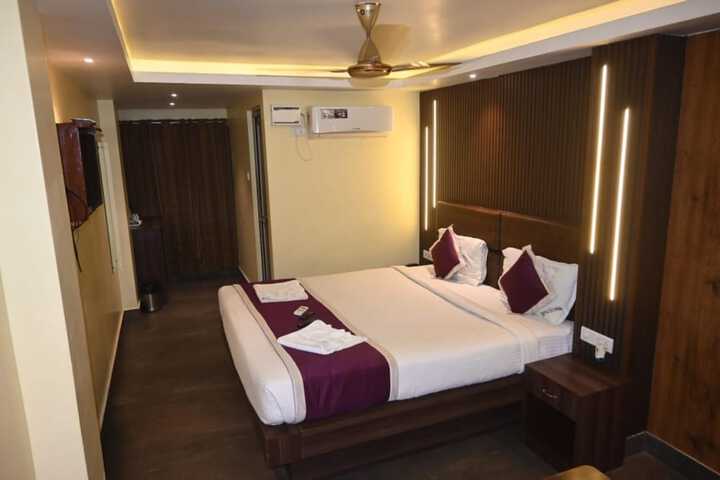 Room 17 of 30