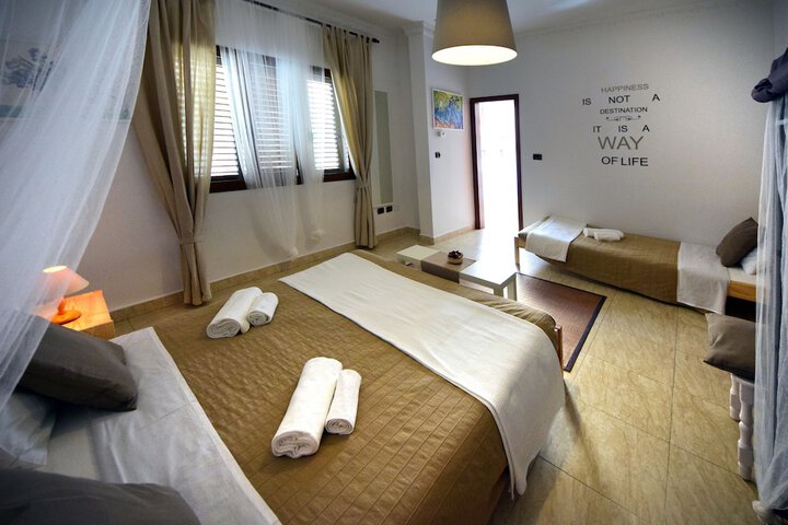 Room 16 of 23