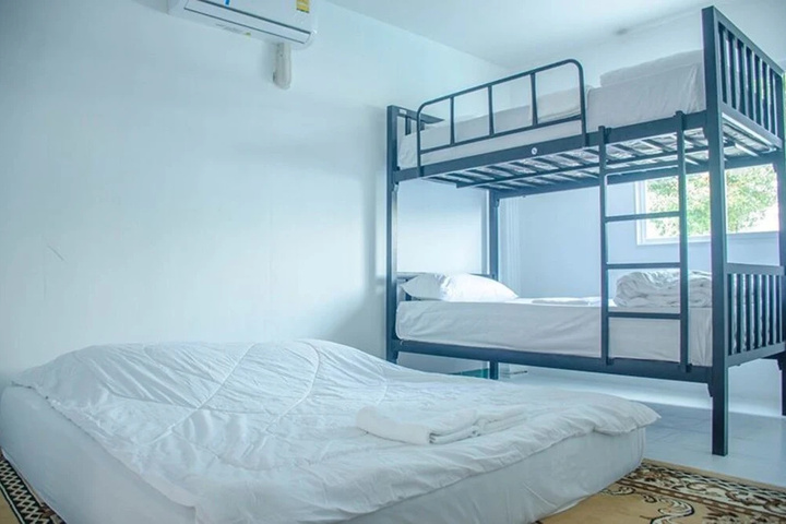 Room 4 of 14