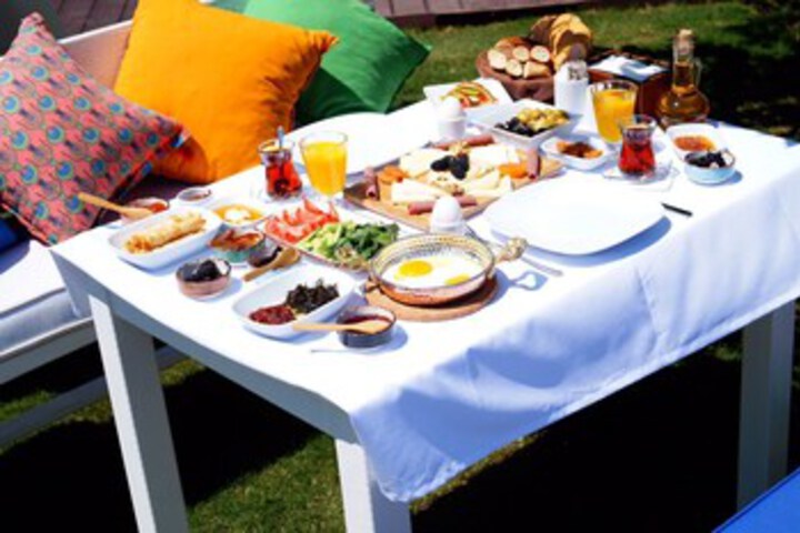 Breakfast/Coffee Service 9 of 82
