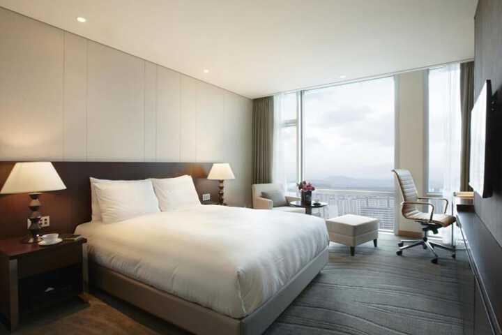 Room 25 of 54
