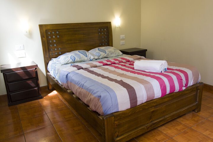 Room 2 of 5