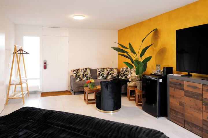 Room 43 of 102
