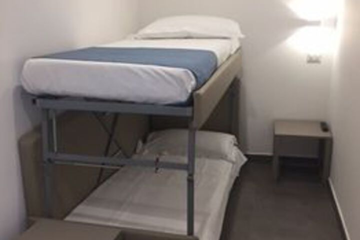 Room 40 of 79