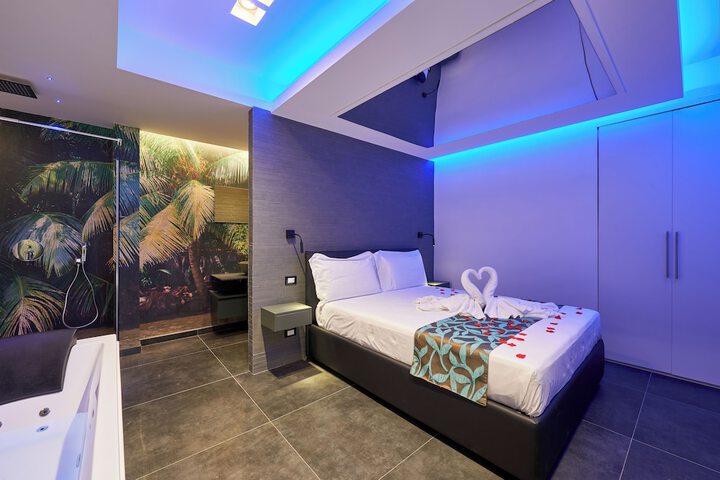Room 8 of 29