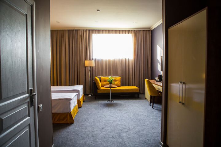 Room 11 of 46