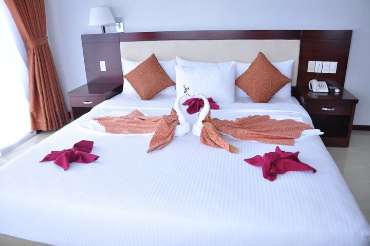Room 5 of 42