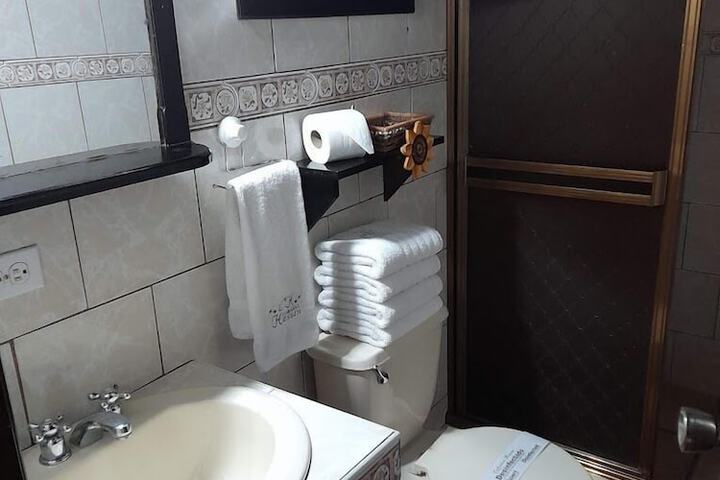 Room 5 of 11