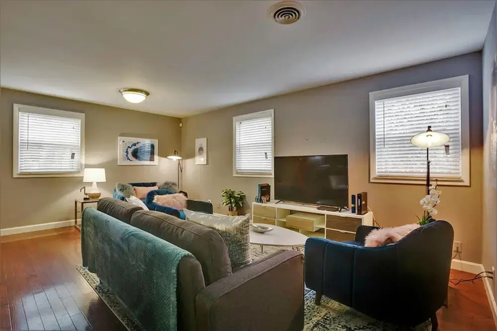 Photo of Spacious 4br 2ba Home Near Music Row by Domio