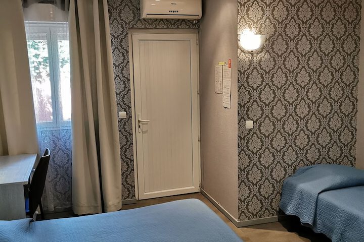Room 10 of 64