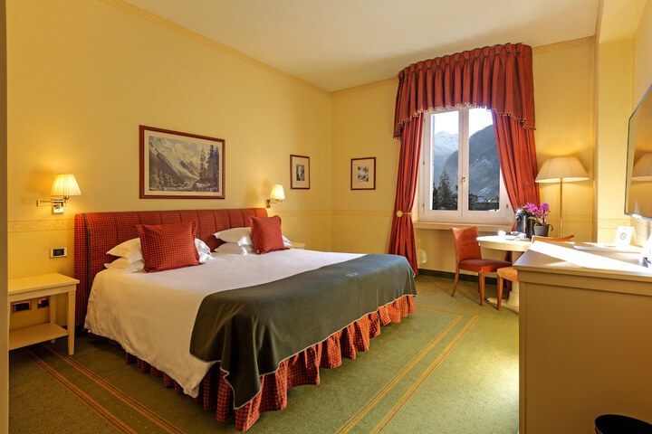 Room 9 of 62