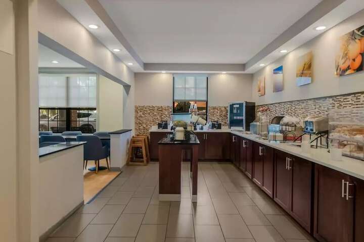 Breakfast area