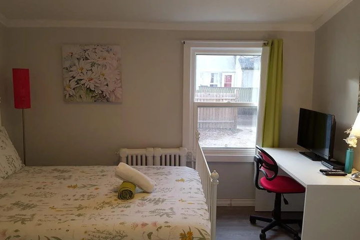 Room 15 of 28