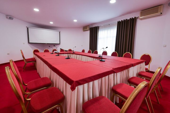 Business Center 107 of 187
