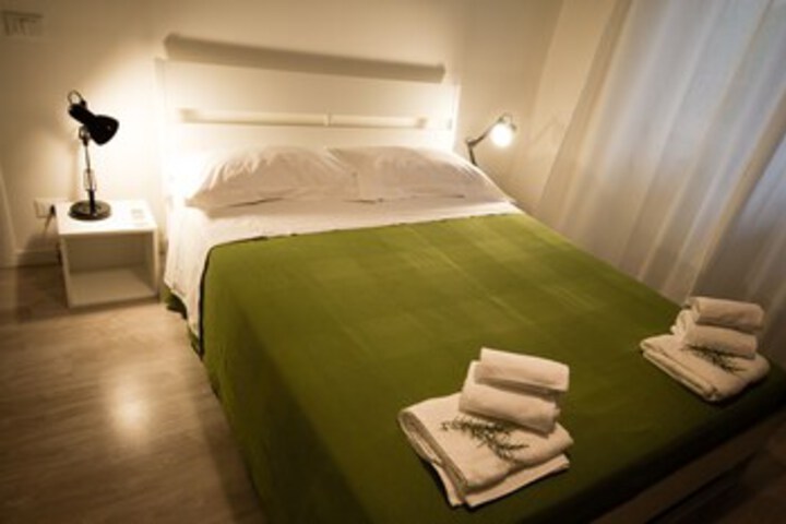 Room 25 of 32