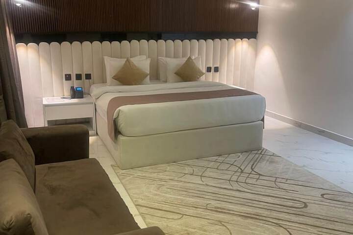Room 3 of 21