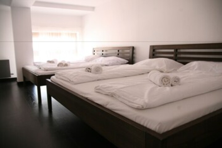 Room 182 of 275