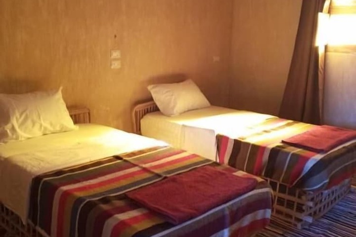 Room 6 of 28