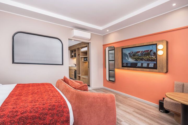 Room 9 of 40