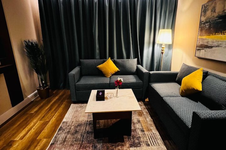 Room 12 of 34