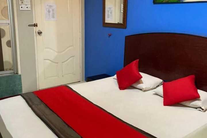 Room 12 of 18