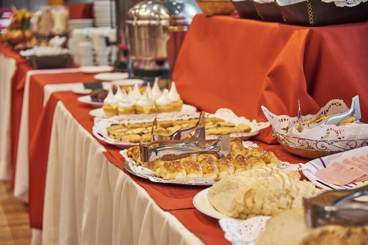 Breakfast/Coffee Service 25 of 28