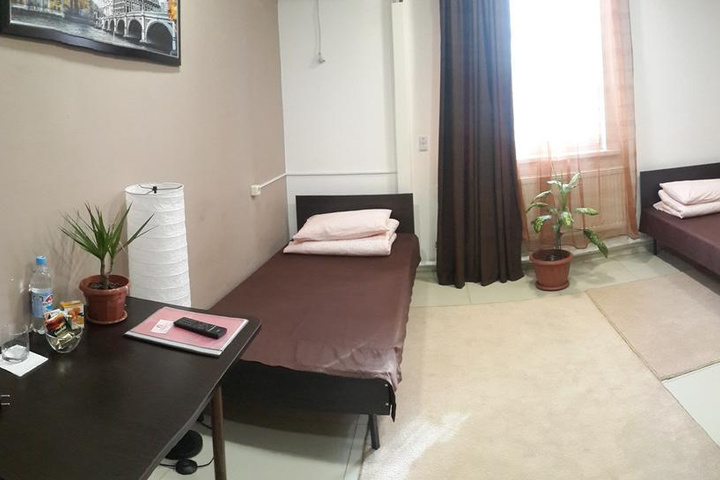 Room 5 of 16
