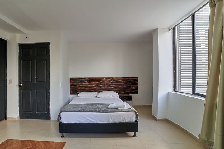 Room 17 of 40