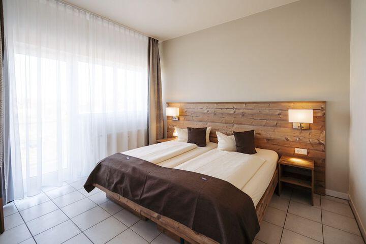 Room 15 of 38