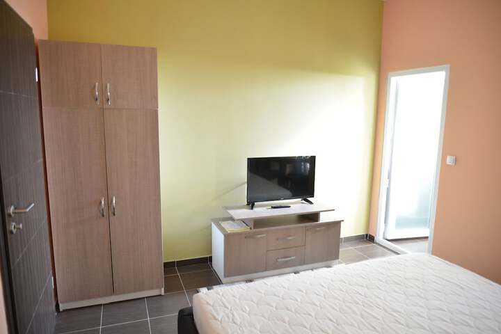 Room 8 of 23