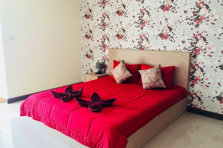 Room 13 of 35